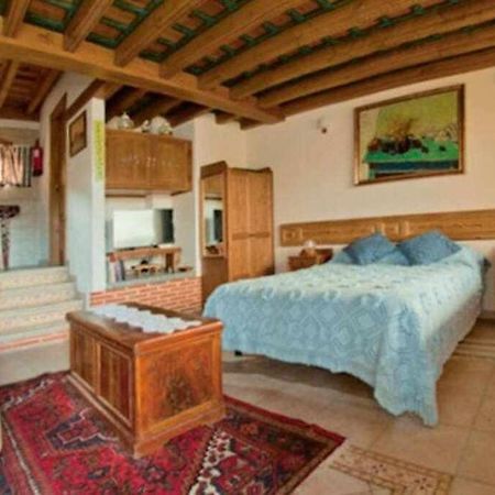Apartamento rural El Pastor es un estudio con gran ventanal a Gredos Cabezas Bajas Exterior foto