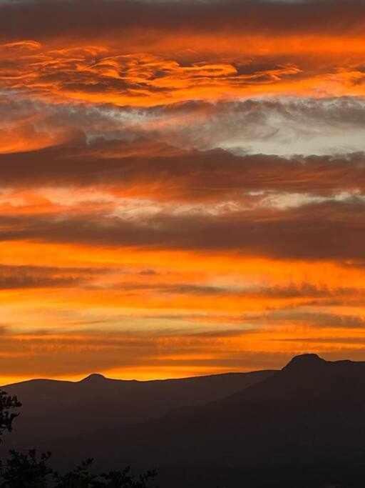 Apartamento rural El Pastor es un estudio con gran ventanal a Gredos Cabezas Bajas Exterior foto